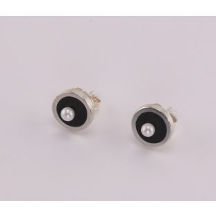 Fekete fülbevaló gyönggyel